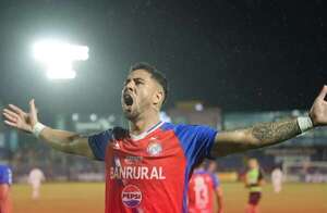 Pedro Báez marca el camino de la goleada de Xelajú - Fútbol - ABC Color