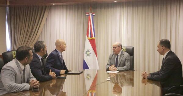 La Nación / Titular de la Corte se reúne en audiencia con el representante de PNUD en Paraguay