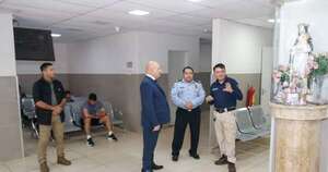 La Nación / Viceministro de Seguridad verificó dependencias policiales en Alto Paraná