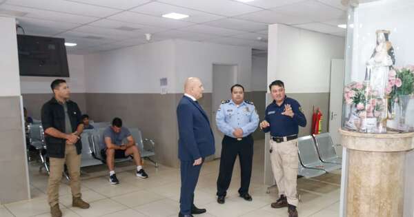 La Nación / Viceministro de Seguridad verificó dependencias policiales en Alto Paraná