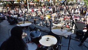 Palmear Vintage 2025: Música, gastronomía y más arriban al centro de Asunción en una jornada calurosa