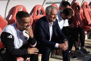 Debut triunfal de José Mourinho en Benfica frente a AVS con paraguayos - Fútbol Internacional - ABC Color