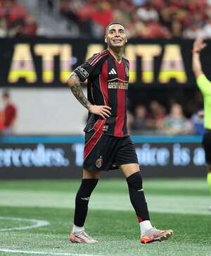 Almirón llega a 100 partidos y marca un gol para Atlanta United - Fútbol - ABC Color