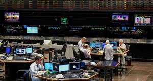 La Nación / Milei atribuye tormenta en finanzas argentinas a un “pánico político”
