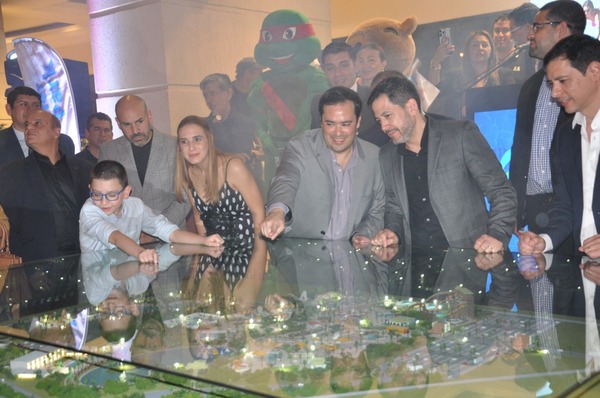 Diputado Gamarra presenta el YCC Water Park, el parque acuático más grande del Paraguay - ADN Digital