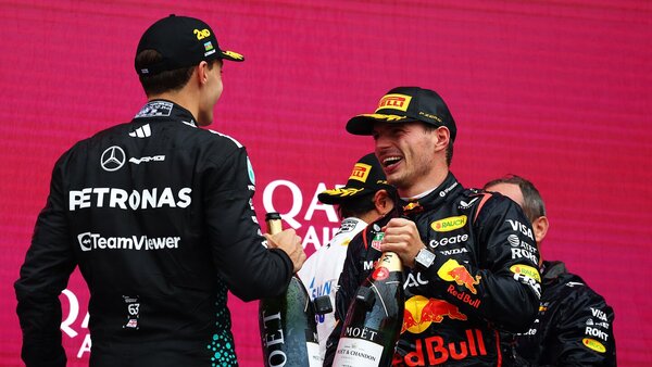 Verstappen gana en Baku, donde Sainz concluyó tercero