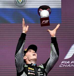 Video: Joshua Duerksen roza la gloria en Bakú y logra el segundo lugar en la F2 - Automovilismo - ABC Color