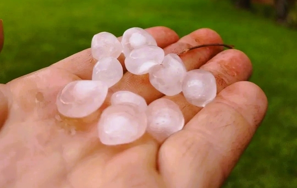 Fuertes vientos y granizos afectan varias localidades de Itapúa