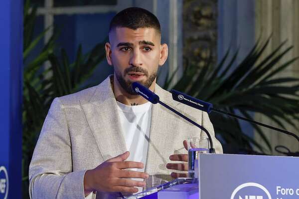 Topuria reta a Crawford a una pelea de boxeo - Polideportivo - ABC Color