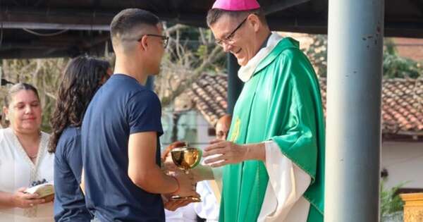 La Nación / La Iglesia insta a los jóvenes a construir una sociedad justa y solidaria