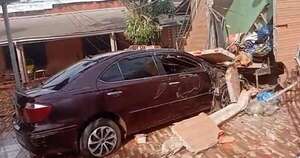 Diario HOY | Conductor se quedó dormido al volante y fue a parar contra una casa