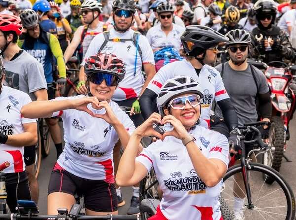 Con paseo ciclístico celebran Día Mundial Sin Auto  - Nacionales - ABC Color