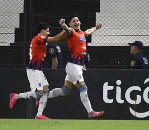 Libertad 0-2 de Mayo 1: El “Gallo” canta a los pintados - Fútbol - ABC Color