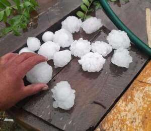Fuerte granizada sorprendió a San Juan Nepomuceno y Caazapá - Nacionales - ABC Color