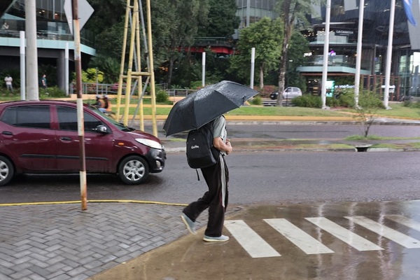 Lluvias matutinas darán paso a cielo más claro al caer la tarde