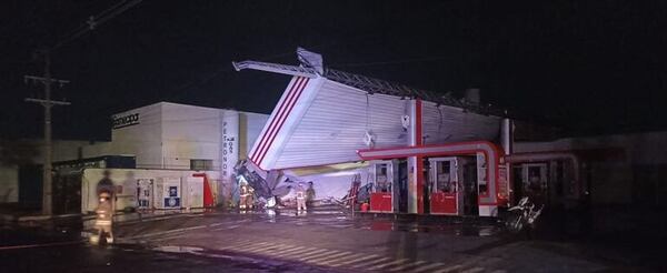 Fuertes vientos dejaron destrozos en Concepción  - Nacionales - ABC Color