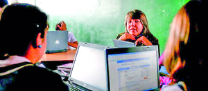 IA accesible desarrollo económico y social en comunidades