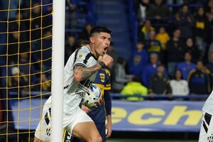 Versus / Central Córdoba silencia la Bombonera con gol paraguayo