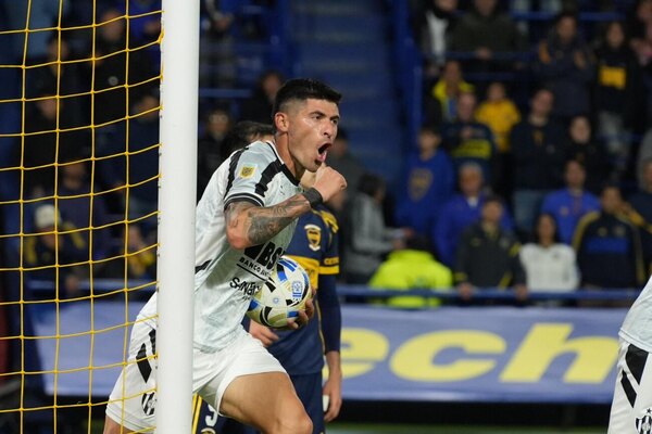 Versus / Central Córdoba silencia la Bombonera con gol paraguayo