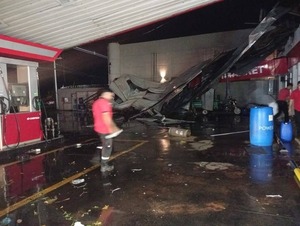 Popular / Temporal dejó varios destrozos en el país