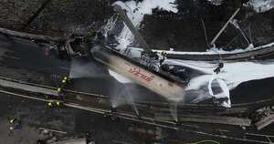 La Nación / Explosión de un camión de gas en México alcanza 29 muertos