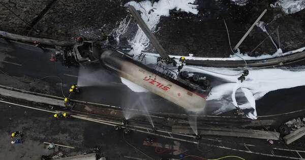 La Nación / Explosión de un camión de gas en México alcanza 29 muertos