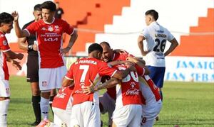 Mazazo al Kure Luque en Ka’arendy •