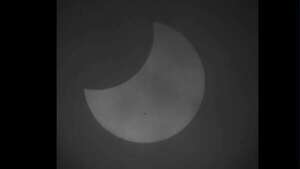Eclipse parcial desde el Pacífico: interacción entre Sol y Luna en un evento cautivador - Ciencia - ABC Color