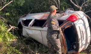 Tres muertos y tres heridos en vuelco vehicular en 25 de Diciembre