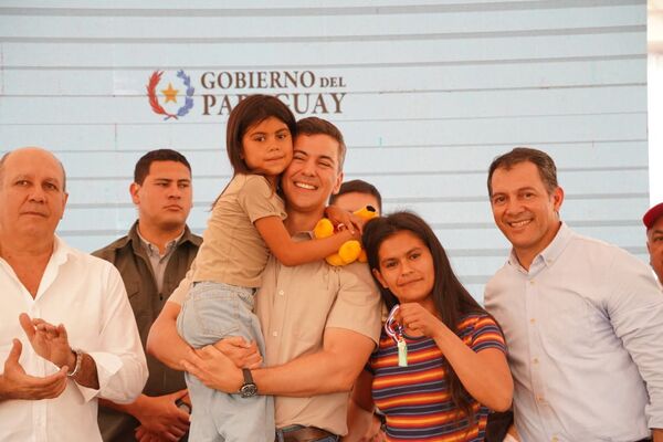 Ministro del MUVH defiende a Peña y dice que se busca menoscabar su gestión