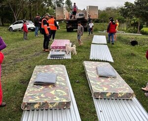 Asisten a familias damnificadas por temporal en comunidades de Itapúa y Concepción