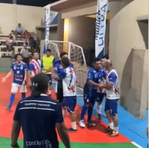 Popular / Torneo opa con "cruce de paletas"