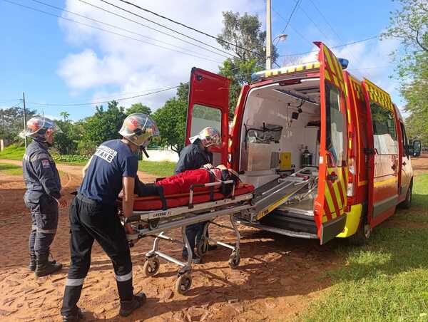 Popular / Abuela fue aplastada por su propio portón al intentar abrilo