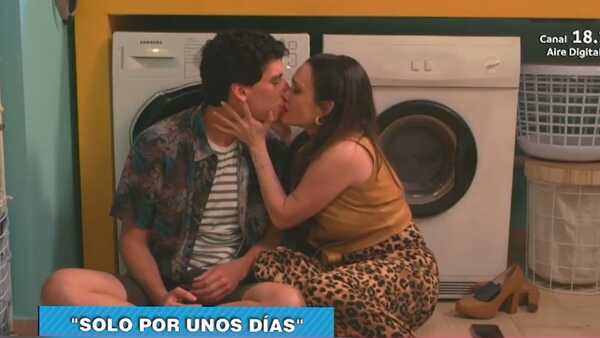 El sorpresivo primer beso de la ficción "Solo Por Unos Días" - Teleshow