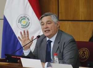Ministro del MEC defiende adjudicación suspendida por la DNCP - ADN Digital