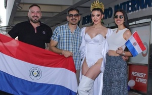 ¡Ñande Miss desvió miradas hacia ella en el aeropuerto!