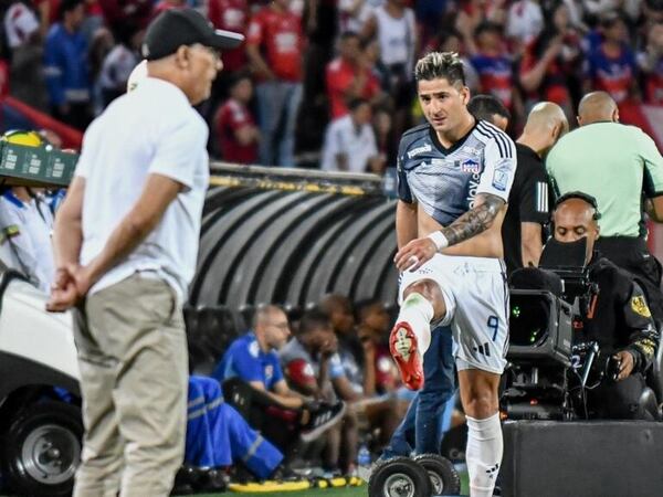El enojo del DT de Junior por el penal errado de Guillermo Paiva - Fútbol Internacional - ABC Color
