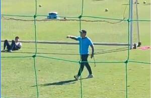 (VIDEO) ¡Así descuerea el capitán ecuatoriano a los jugadores de Olimpia!