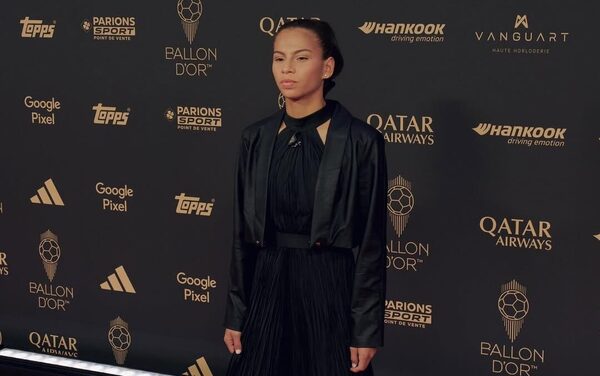 Popular / Claudia Martínez no pudo levantar el trofeo en París, ¡pero estuvo ahí entre las estrellas!