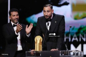 Versus / Donnarumma y Hannah Hampton ganan el Trofeo Yashin en ceremonia del Balón de Oro