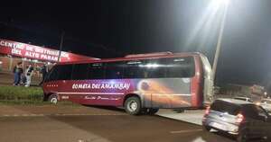 Diario HOY | Conductor realiza giro imprudente y provoca choque con bus de larga distancia