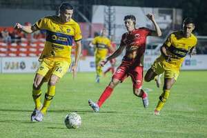 El 12 de Junio VH no aprovechó la oportunidad de acercarse - Fútbol de Intermedia - ABC Color