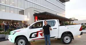 La Nación / Petrobras entrega la 1.ª Toyota Hilux de la promo rally