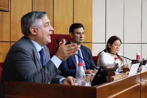 MEC pide a DNCP levantar suspensión del cuestionado llamado de impresión - Economía - ABC Color