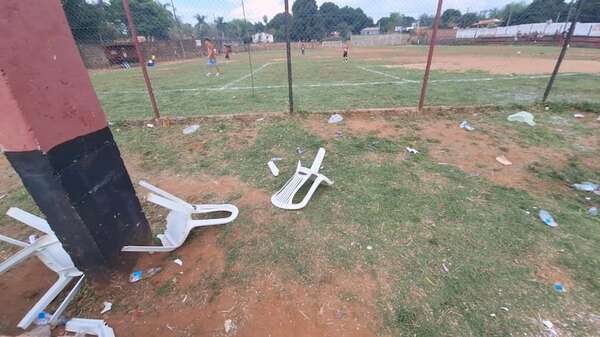 Video: brutal agresión en partido de fútbol en Capiatá - Policiales - ABC Color