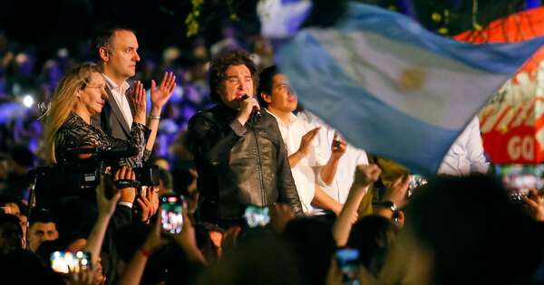 La Nación / Tesoro de EE. UU. evalúa lanzar un salvavidas financiero a la Argentina