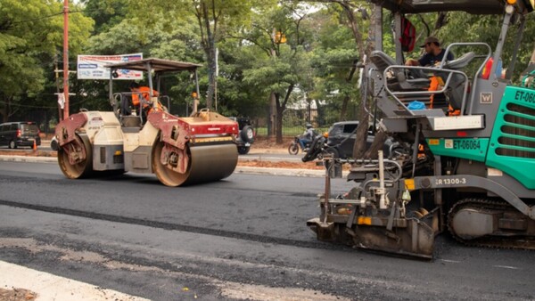 Inicia colocación de asfalto definitivo en la avenida Mariscal López