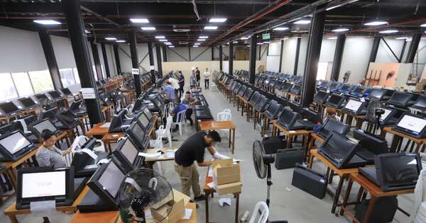 La Nación / Arrendamiento de máquinas de votación será solo para las Municipales del 2026