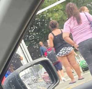 Popular / ¡Mamá sexy en una escuela causó polémica y escándalo!