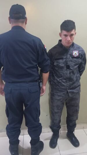 Guardiacárcel de “la nueva generación” cae con cocaína en Tacumbú - Policiales - ABC Color